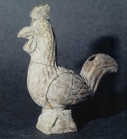 statuette-dun-coq-en-terre-cuite-blanche